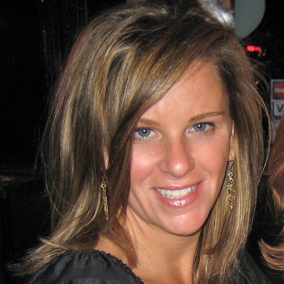 Meet your Posher, Lisa - Picture 1 of 1